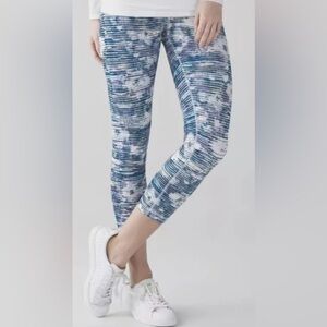 Lululemon Athletica Women’s True Self Crop II Blurry Belle Multi / Size 12
